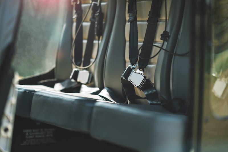 Hélicoptère de luxe Bell 505 avec sièges amovibles