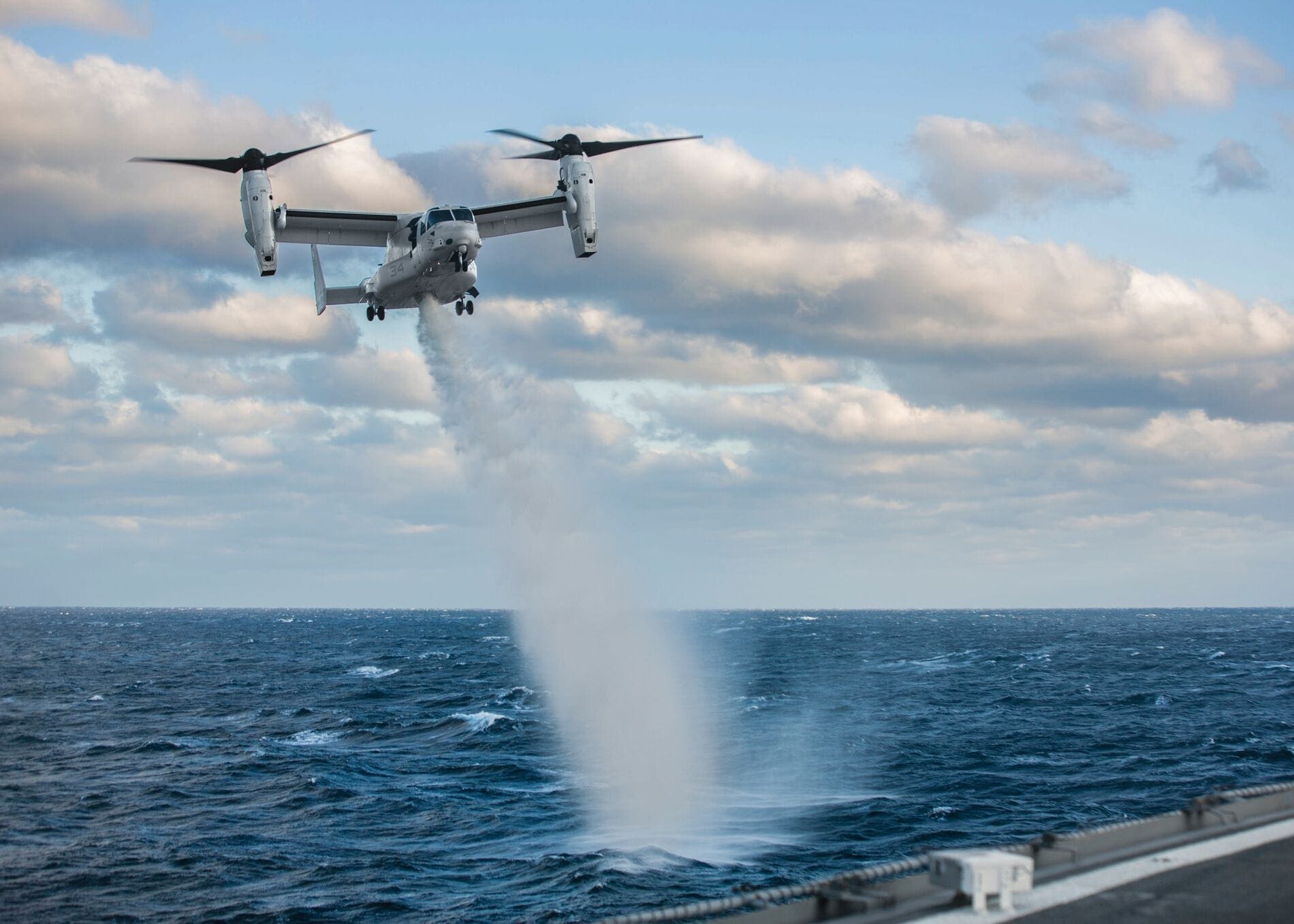 Web_Hero-171110-M-HR246-0337